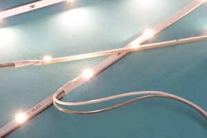 Retail LED lighting for POS displays - Mecano LED light bars / LED-Leuchtstangen für POS Regale
